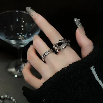 Геометрично пръстен с черен кристал 