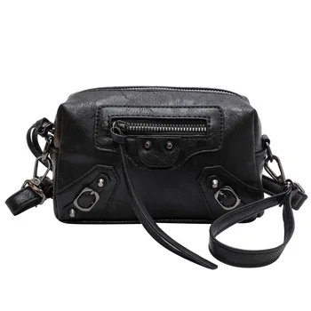 Дамска мини чанта в стил ретро с нитове, нова однотонная чанта през рамо, ръчно чантата си, с капак от изкуствена кожа