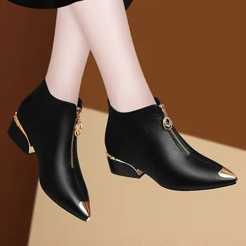 Полусапожки дамски есен-зима на висок ток, ново 2022 г., ботильоны с метален заострением, женски ботуши на дебелите обувки, модерни обувки с цип
